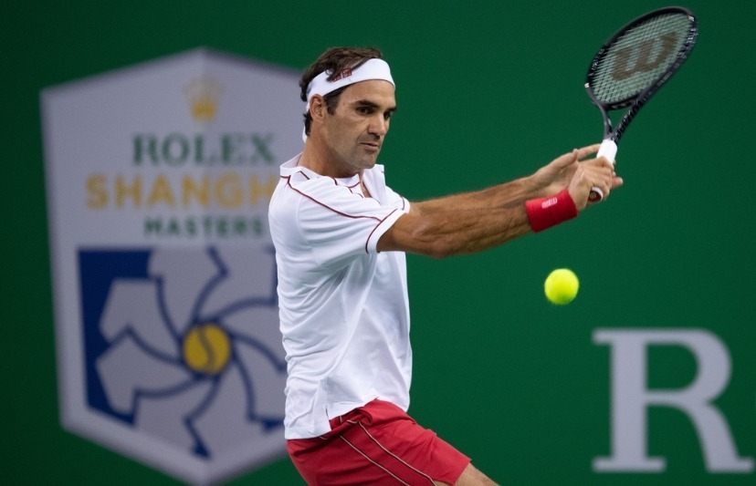 重返赛场引发热议！，费德勒在DWG比赛中战术调整赛场气氛高涨的简单介绍